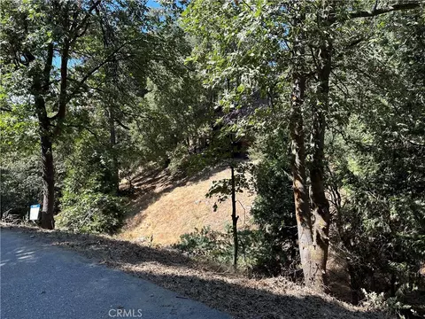 24960 Saxon Dr, Crestline, CA 92325