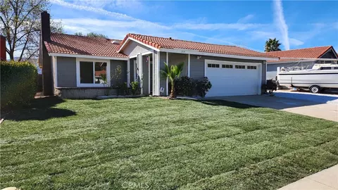 215 Broadway St, Lake Elsinore, CA 92530