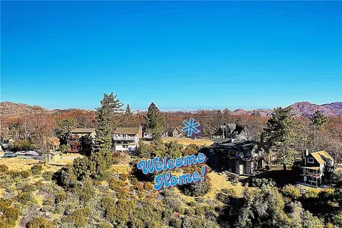 1608 Edge Cliff Dr, Lake Arrowhead, CA 93252