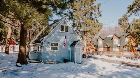 298 Holmes Ln, Sugarloaf, CA 92386