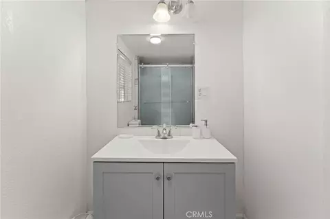 Bath - 520 W Randall Ave, Rialto, CA 92376 photo 1 of 3