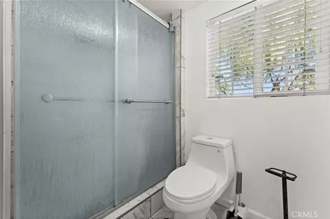 Bath - 520 W Randall Ave, Rialto, CA 92376 photo 2 of 3