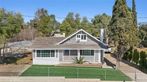 Exterior - 520 W Randall Ave, Rialto, CA 92376 photo 1 of 9