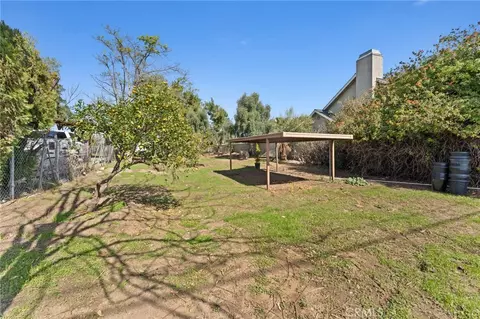 Exterior - 520 W Randall Ave, Rialto, CA 92376 photo 8 of 9