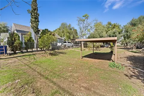 Exterior - 520 W Randall Ave, Rialto, CA 92376 photo 7 of 9