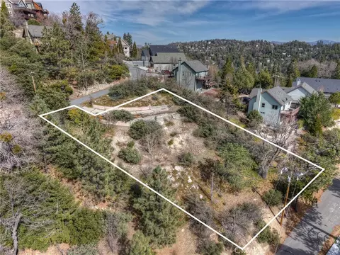 841 Madera Ln, Lake Arrowhead, CA 92352