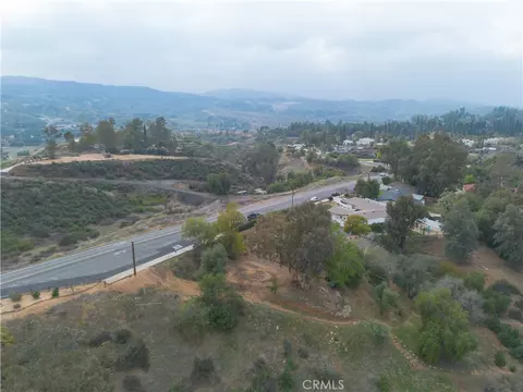 848 W Sunset Dr, Redlands, CA 92373 photo 4