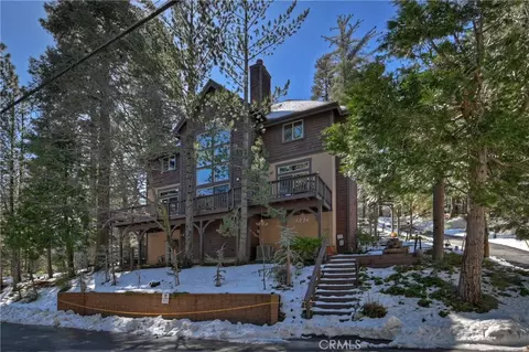 26668 Thunderbird Dr, Lake Arrowhead, CA 92352