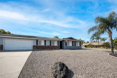 23675 Continental Dr, Canyon Lake, CA 92587