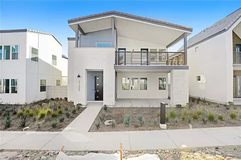27409 Creekwood Ln, Valencia, CA 91381