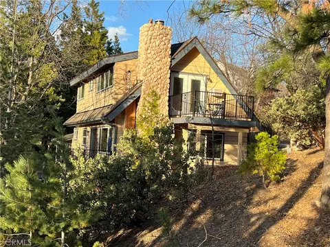 28916 N Shore Rd, Lake Arrowhead, CA 92352