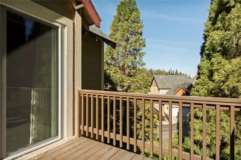 Exterior - 445 Clearwater Ln, Lake Arrowhead, CA 92352 photo 4 of 5