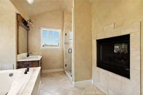 Bath - 445 Clearwater Ln, Lake Arrowhead, CA 92352 photo 4 of 6