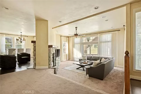 Living - 445 Clearwater Ln, Lake Arrowhead, CA 92352 photo 4 of 4