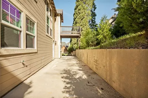 Exterior - 445 Clearwater Ln, Lake Arrowhead, CA 92352 photo 5 of 5
