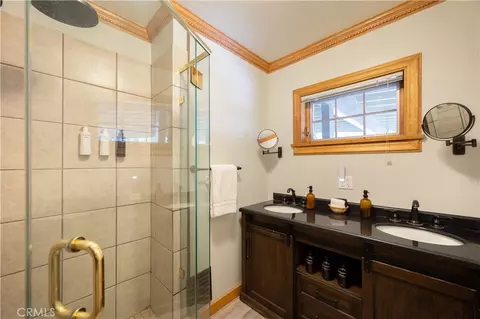Bath - 40153 Lakeview Dr, Big Bear Lake, CA 92315 photo 3 of 4