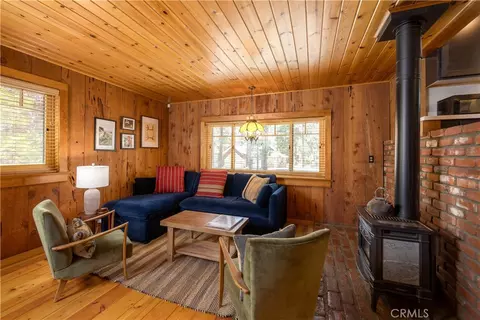 Living - 40153 Lakeview Dr, Big Bear Lake, CA 92315 photo 4 of 5