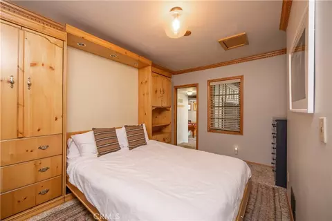 Bedroom - 40153 Lakeview Dr, Big Bear Lake, CA 92315 photo 9 of 10