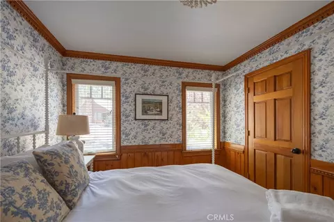 Bedroom - 40153 Lakeview Dr, Big Bear Lake, CA 92315 photo 4 of 10