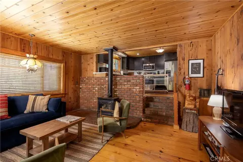 Living - 40153 Lakeview Dr, Big Bear Lake, CA 92315 photo 3 of 5