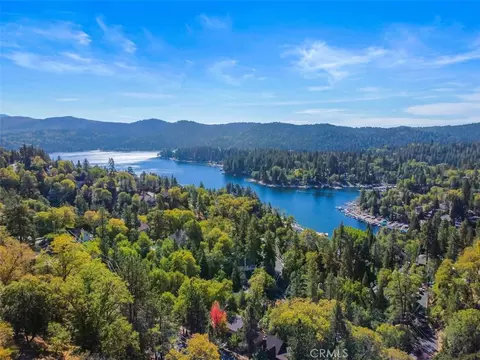 27613 Alpen Dr, Lake Arrowhead, CA 92352