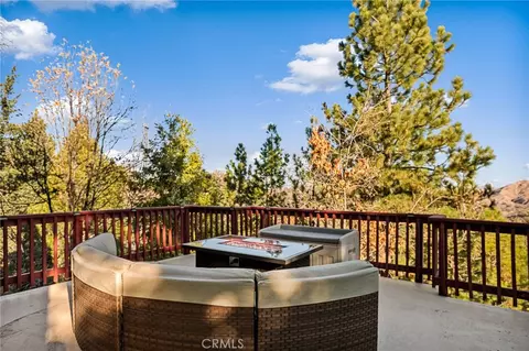 1251 Kodiak Dr, Lake Arrowhead, CA 92352