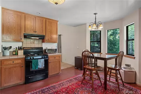 Kitchen - 29278 Pine Dr, Cedar Glen, CA 92321 photo 2 of 4