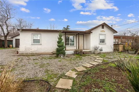 625 E Theodore St, Banning, CA 92220