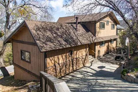 1411 Sequoia Dr, Lake Arrowhead, CA 92352