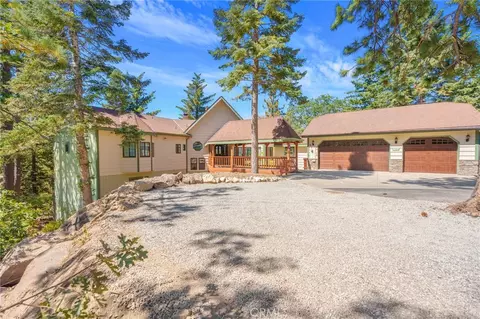32424 Snowshoe Ln, Running Springs, CA 92382