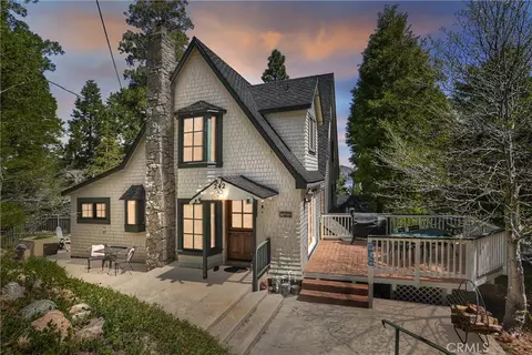 242 Holiday Dr, Lake Arrowhead, CA 92352