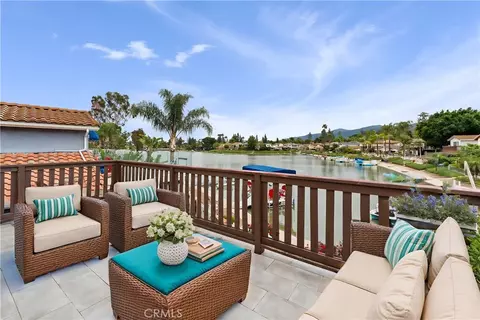 1558 Camelot Dr, Corona, CA 92882