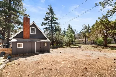 441 Sunset Ln, Sugarloaf, CA 92386