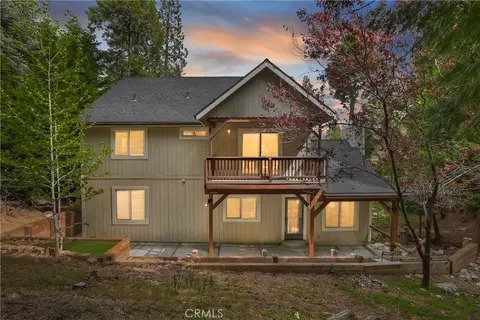 Exterior - 28589 Shenandoah Dr, Lake Arrowhead, CA 92352 photo 2 of 11