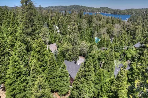 View/Area - 28589 Shenandoah Dr, Lake Arrowhead, CA 92352 photo 2 of 3
