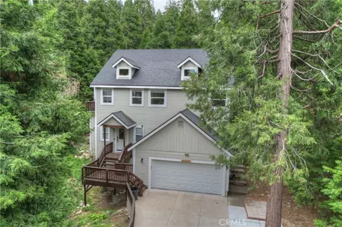 Exterior - 28589 Shenandoah Dr, Lake Arrowhead, CA 92352 photo 10 of 11