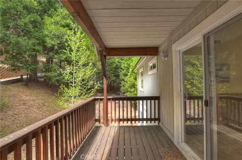 Exterior - 28589 Shenandoah Dr, Lake Arrowhead, CA 92352 photo 3 of 11