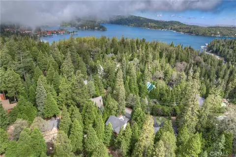 View/Area - 28589 Shenandoah Dr, Lake Arrowhead, CA 92352 photo 3 of 3