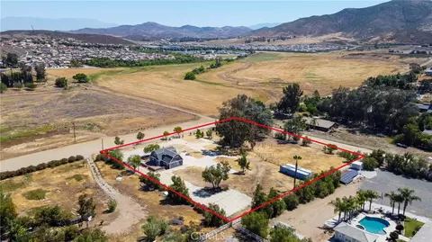 36055 Maddalena Rd, Winchester, CA 92596