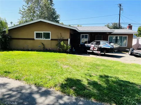 122 E Pioneer Ave, Redlands, CA 92374