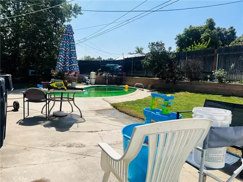 122 E Pioneer Ave, Redlands, CA 92374 photo 6