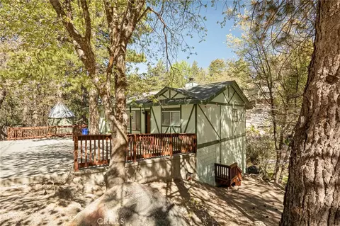 32296 Fern Dr, Running Springs, CA 92382
