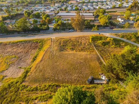 34077 5th Pl, Yucaipa, CA 92399 photo 4