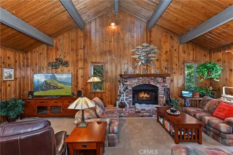 1100 Arbula Dr, Crestline, CA 92325