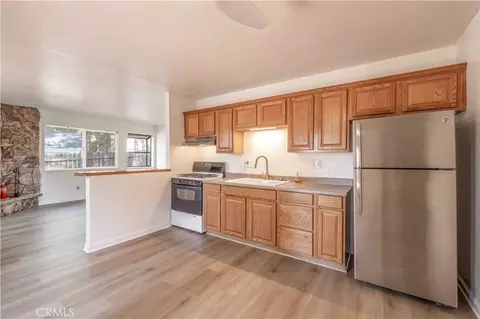 1044 E Country Club Blvd, Big Bear City, CA 92314
