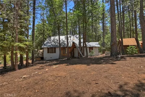 813 Eureka Dr, Big Bear Lake, CA 92315