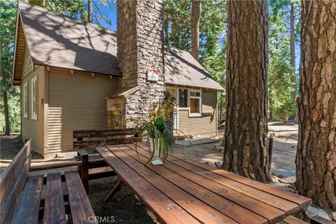 Exterior - 27917 Squirrel Ln, Lake Arrowhead, CA 92352 photo 2 of 10