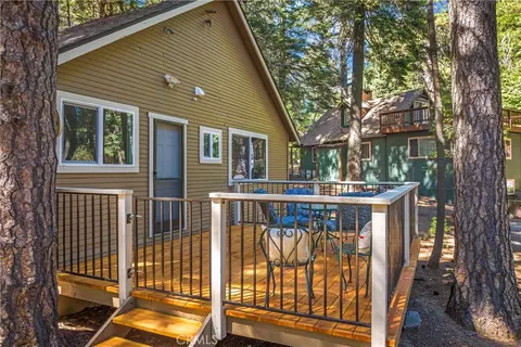 Exterior - 27917 Squirrel Ln, Lake Arrowhead, CA 92352 photo 3 of 10