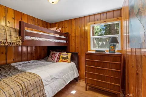 Bedroom - 27917 Squirrel Ln, Lake Arrowhead, CA 92352 photo 3 of 3