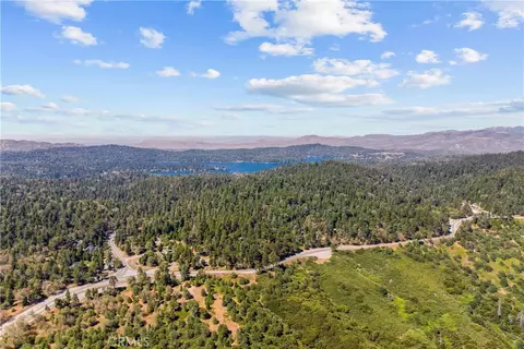 View/Area - 27917 Squirrel Ln, Lake Arrowhead, CA 92352 photo 1 of 2